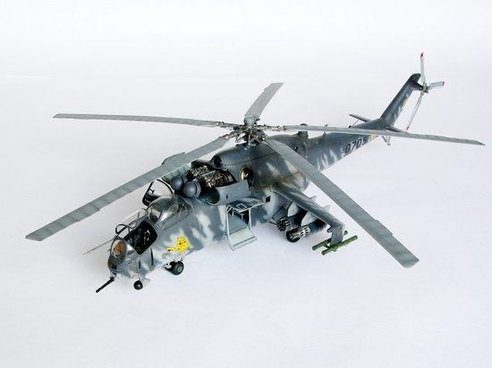 Trumpeter 05103 1/35  Mil Mi-24V Hind-E Helicopter
