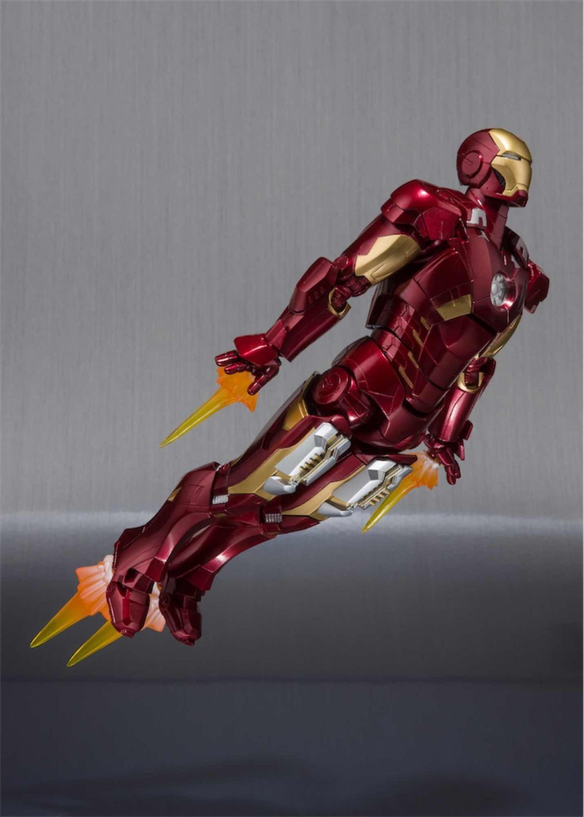 Iron Man MK-VII + Set Hall de Armadura Marvel S.H Figuarts Figura 15 cm