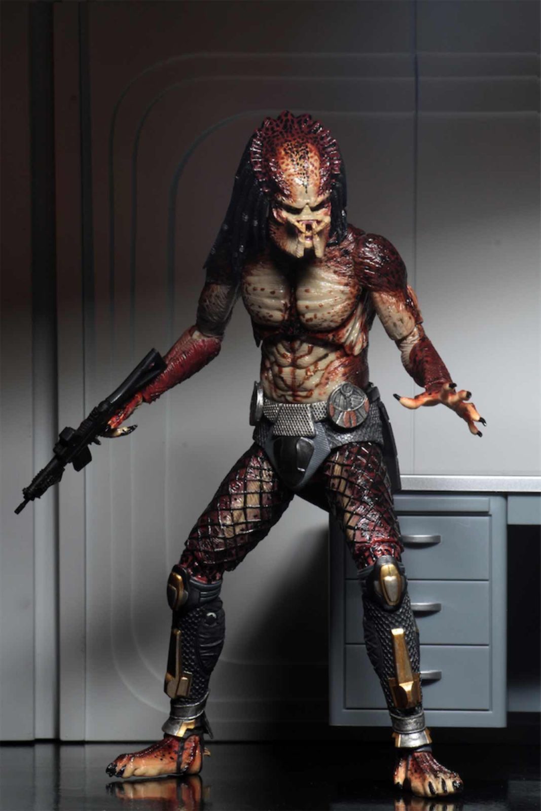 Ultimate Fugitive (Lab Escape) Scale Action Figure Predator 2018