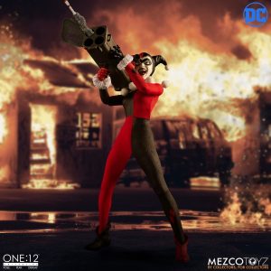 Harley Quinn Deluxe Edition Mezco One:12 Collective