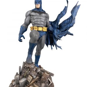 Batman Defiant Diorama PVC DC Comic Gallery