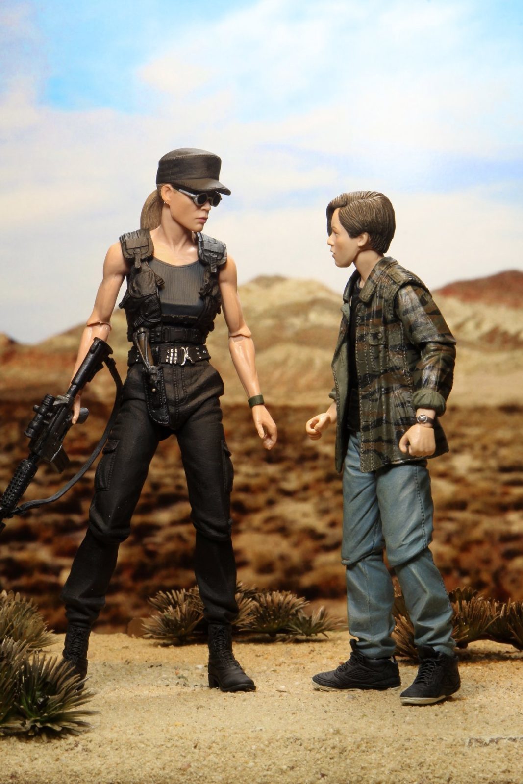 Sarah Connor y John Connor Terminator 2 Scale Action Figure