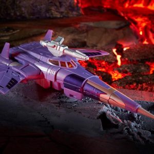 Transformers Generations War for Cybertron: Kingdom Voyager WFC-K9 Cyclonus