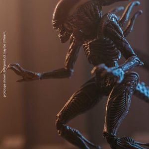 Alien Resurrection Lead Alien Warrior 1/18 Scale  Previews Exclusive