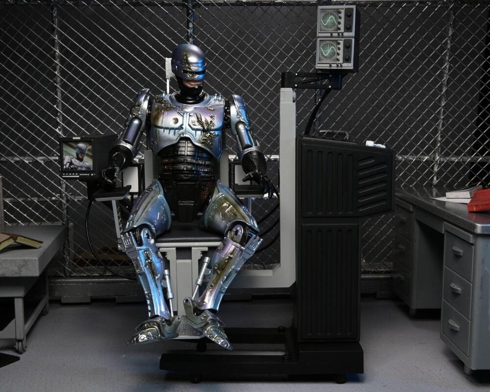 RoboCop Ultimate RoboCop Battle Damaged with Chair Scale Action Figure