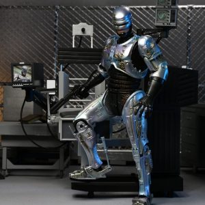 RoboCop Ultimate RoboCop Battle Damaged with Chair Scale Action Figure