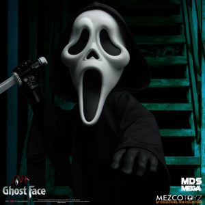 Ghost Face Mezco Designer Series Mega Scale The Scream
