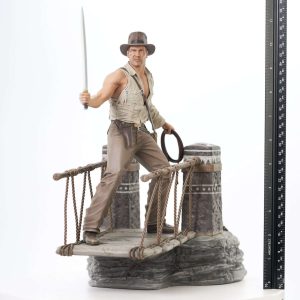 Indiana Jones and the Temple of Doom Indiana Jones (Rope Bridge Standoff) Deluxe Gallery Diorama