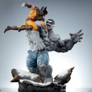 Grey Hulk VS Wolverine Marvel Statue