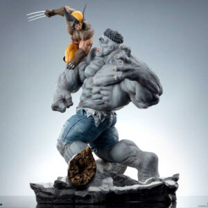 Grey Hulk VS Wolverine Marvel Statue