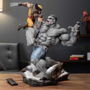 Grey Hulk VS Wolverine Marvel Statue