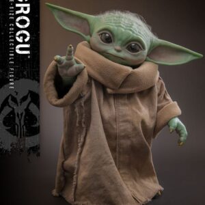 Grogu Star Wars: The mandalorian Movie Masterpiece Life-Size Collectible Figure