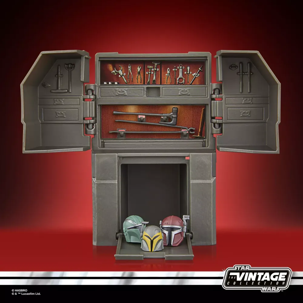 The Armorer’s Forge with The Armorer (Lakeside Covert World) The Vintage Collection Star Wars The Mandalorian